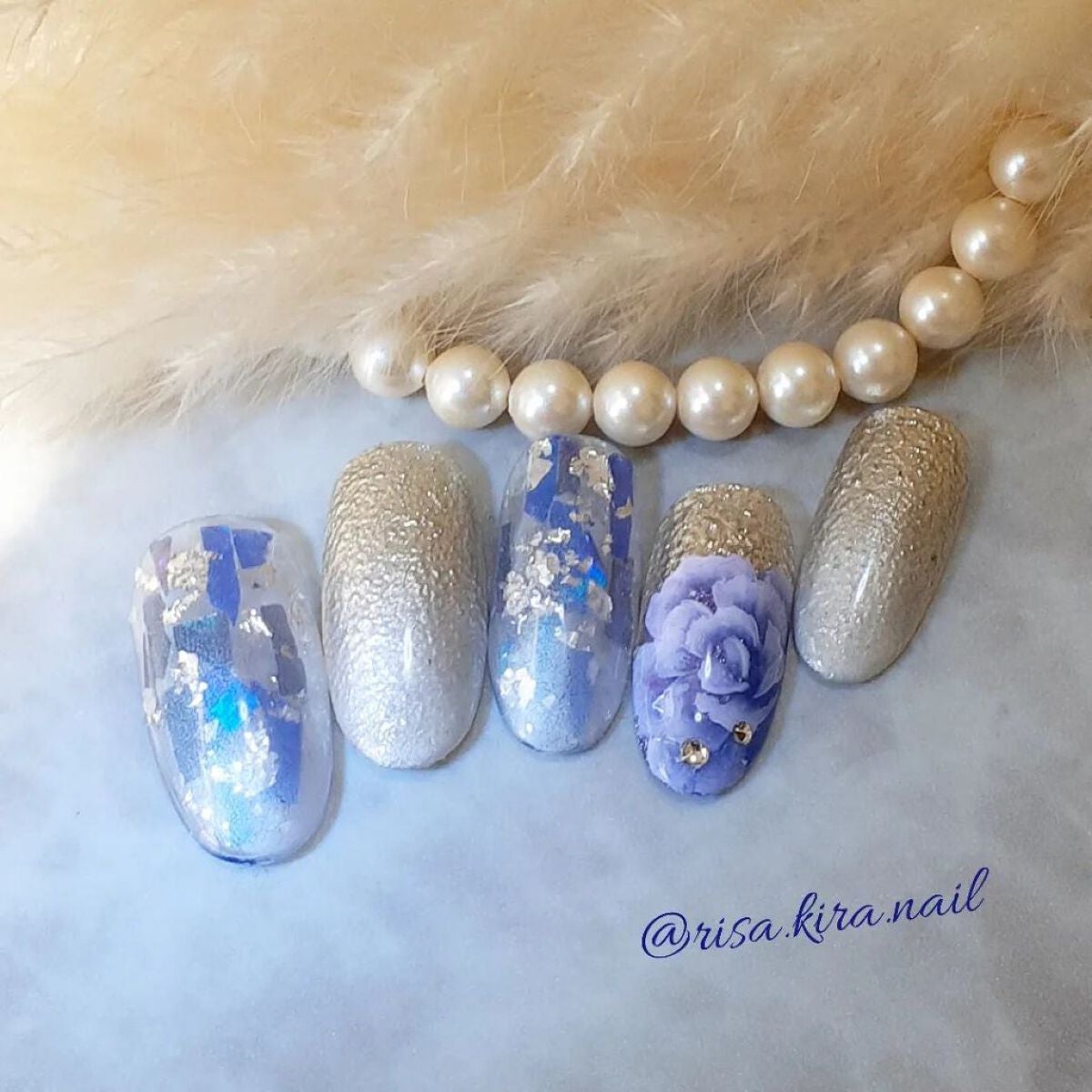 r.kira.nail on LIPS 「🤍🤍🤍mica様#エフェクトリキッド#オーロラシェルシート#パ..」(1枚目)