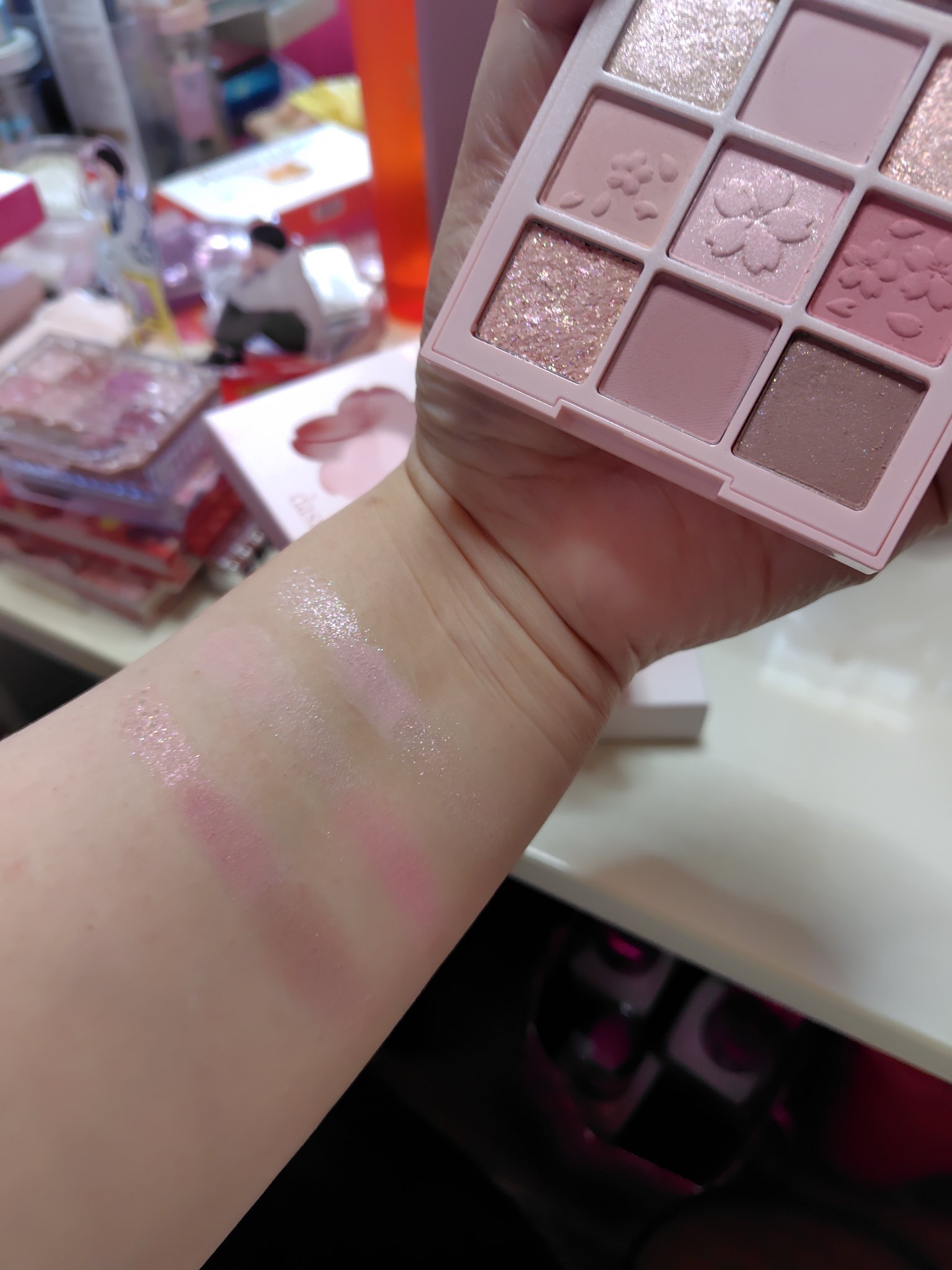 シャドウパレット ロマンティックブロッサム/dasique/アイシャドウパレットを使ったクチコミ（3枚目）