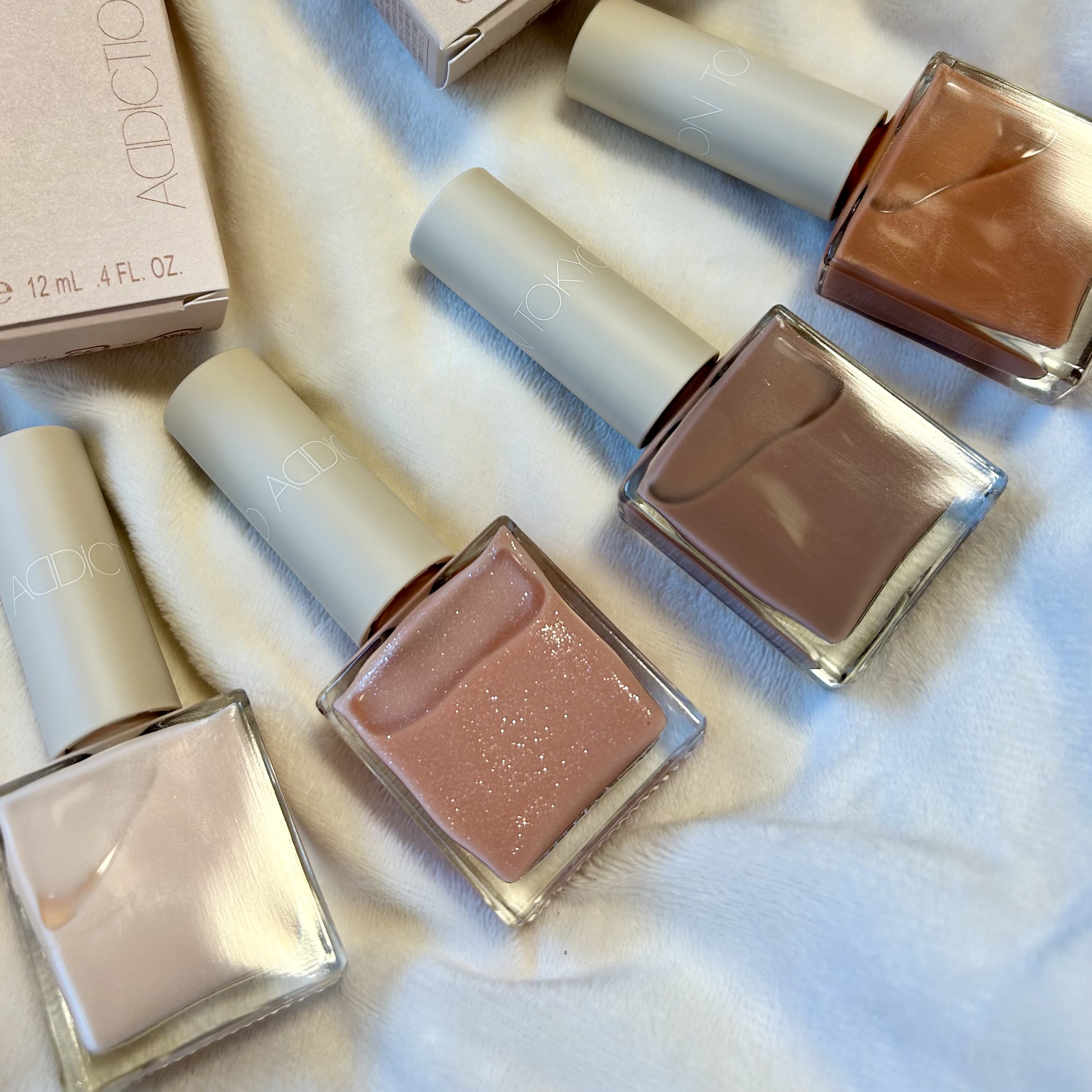 アディクション ザ ネイル ポリッシュ + “サイレンスト セレニティ” 126C Teddy Mellow/ADDICTION/マニキュアを使ったクチコミ（2枚目）