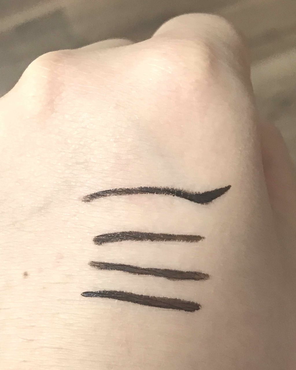 「密着アイライナー」繰り出しペンシル/デジャヴュ/ペンシルアイライナーを使ったクチコミ(1枚目)