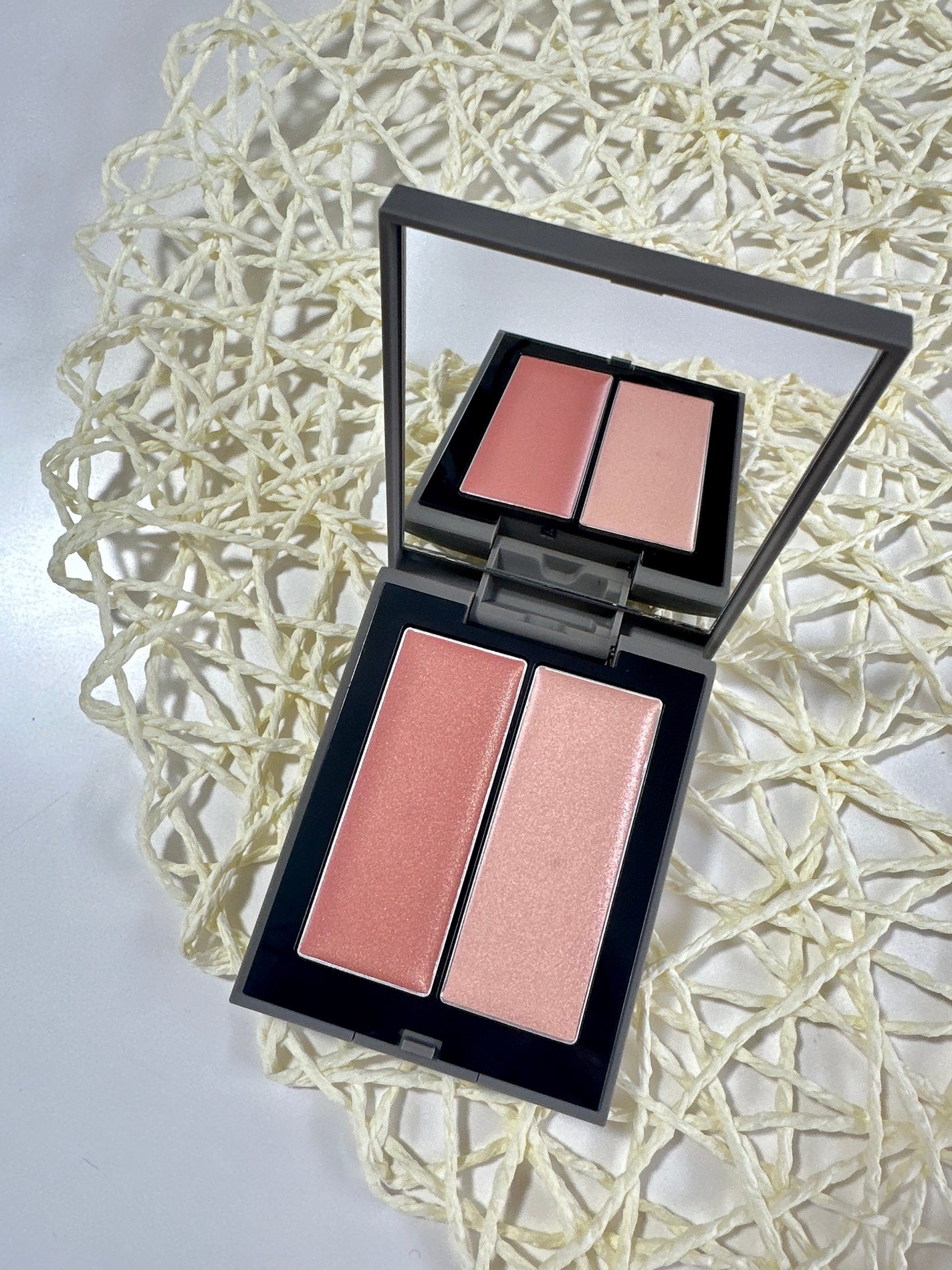 THREE シマリング グロー デュオ/THREE/クリームハイライトを使ったクチコミ(1枚目)