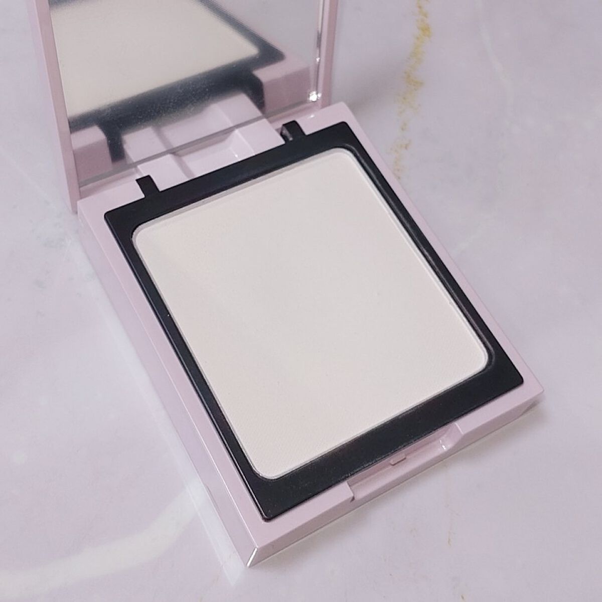 オールデイパーフェクトブラーリングフィクシングパクト/Milk Touch/プレストパウダーを使ったクチコミ（2枚目）