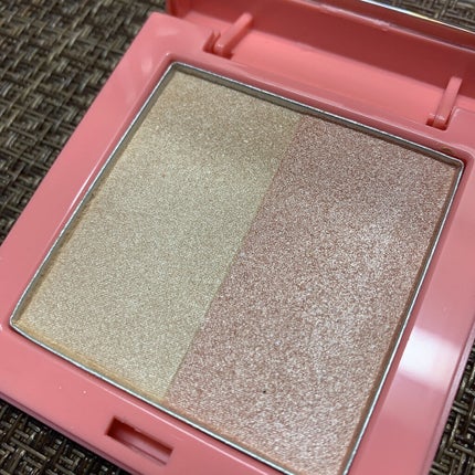 ピンクスクエアデュアルハイライター/CORINGCO/パウダーハイライトを使ったクチコミ(3枚目)