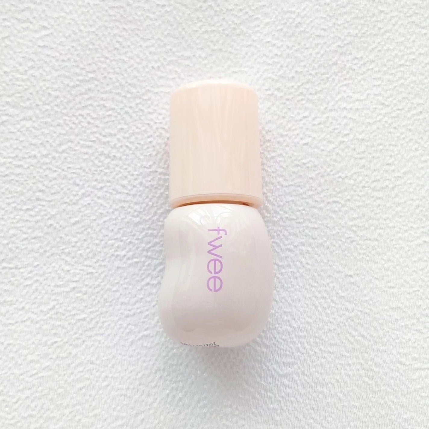 フィー 3Dチェインジンググロス/fwee/リップグロスを使ったクチコミ(2枚目)