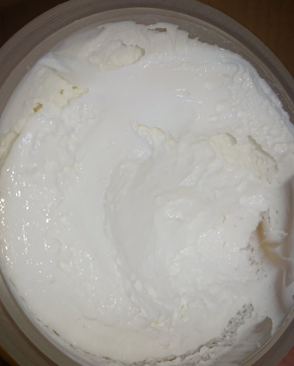 ハピネススマイル スノーシア ボディクリーム/L'OCCITANE/ボディクリームを使ったクチコミ(2枚目)