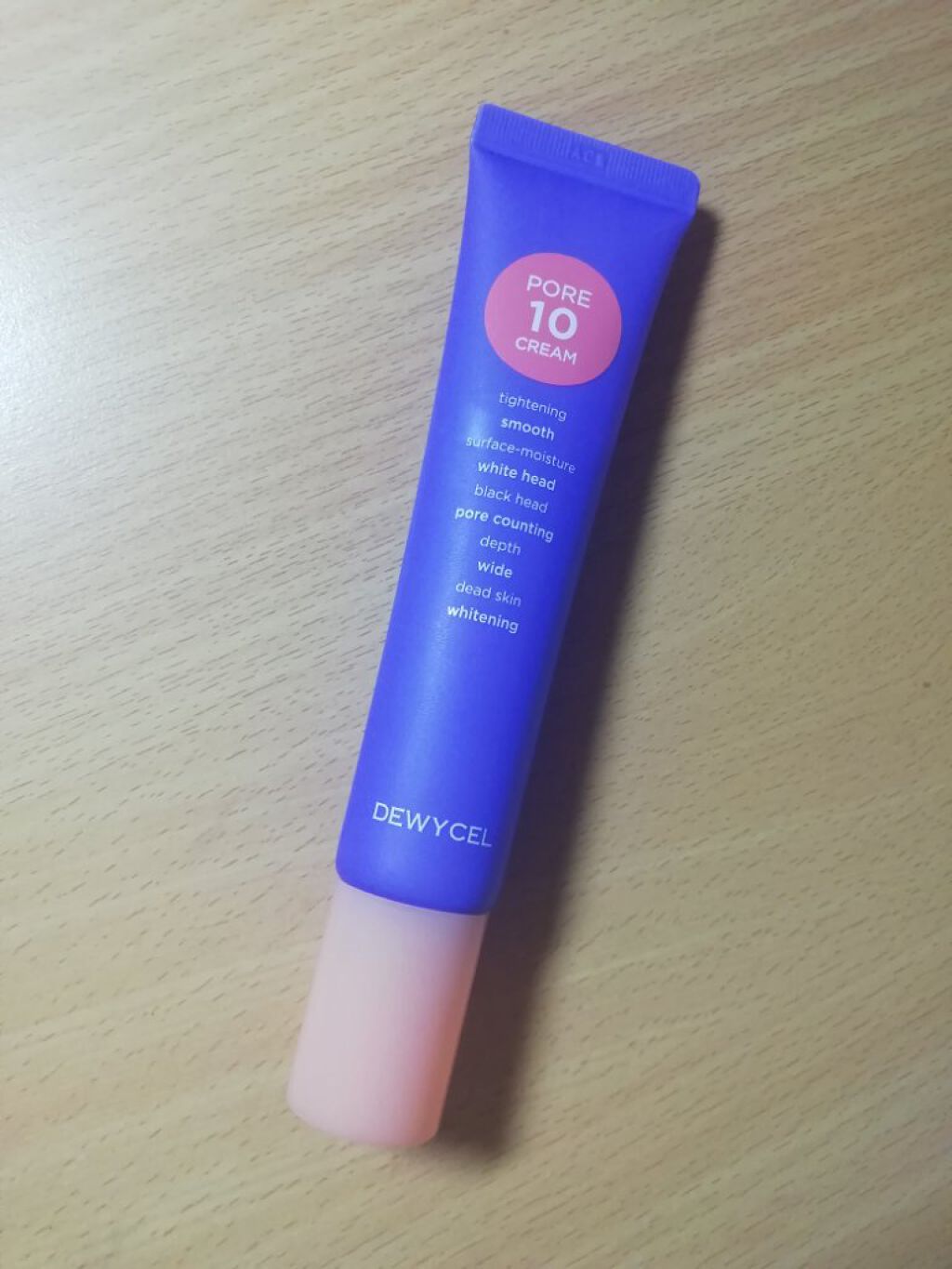 DEWYCELポアーテンクリーム 
伸び
★５
しっとり
★５
毛穴ケア
★５
香りは日焼け止めっぽい感じで色はパッと見白っぽいです!!( 💓∀💓)
伸びの良さはとても伸びが良くてサラサラしたクリーム状の質感で匂いがそんなに強くないから