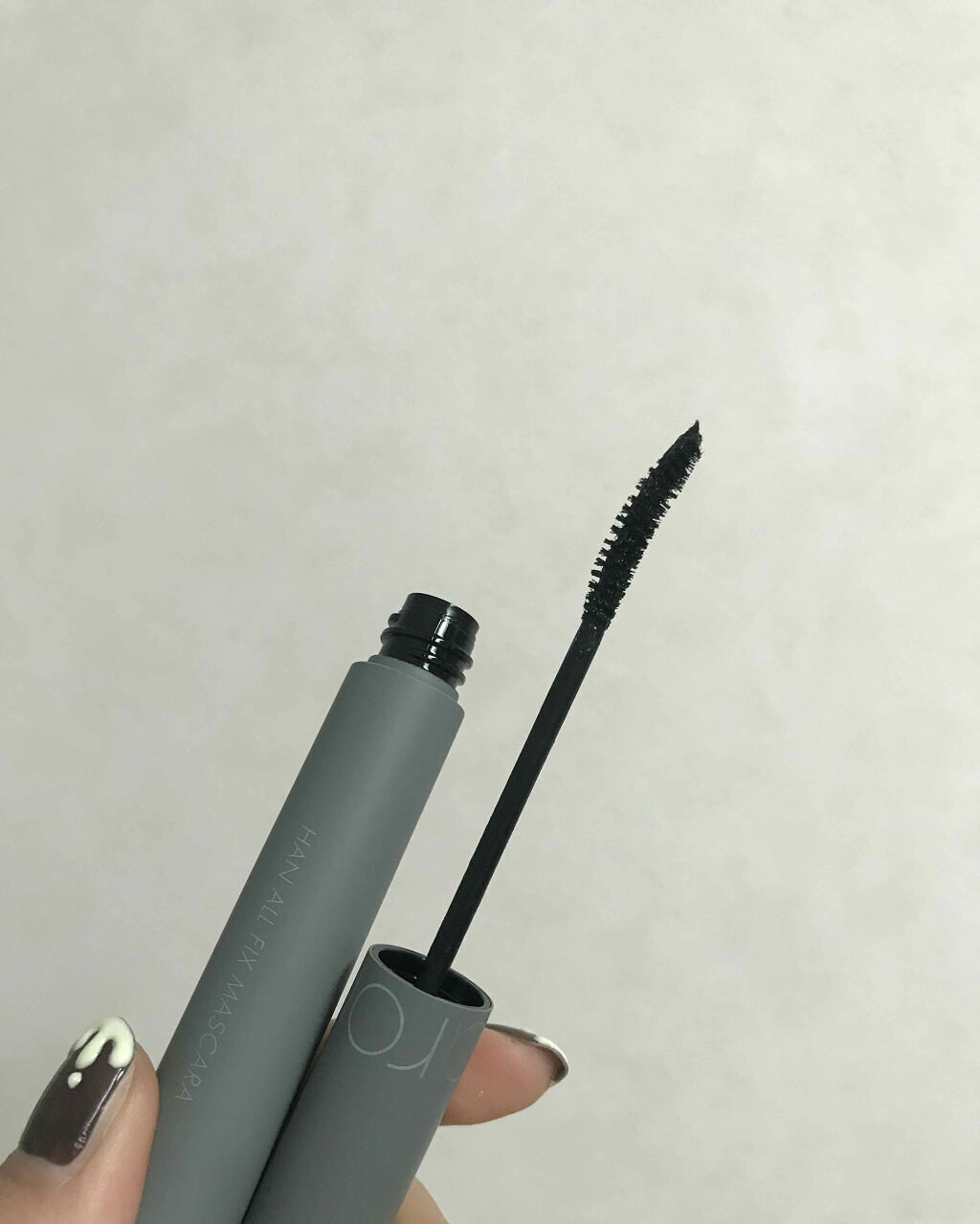 rom&ndハンオールフィックスマスカラ
L01 LONG BLACK

液が緩めでブラシも細くまつげに付けやすくてよかったです

カールキープ力は良くて、長さは出ますが
ボリュームはあまり出ないです。

