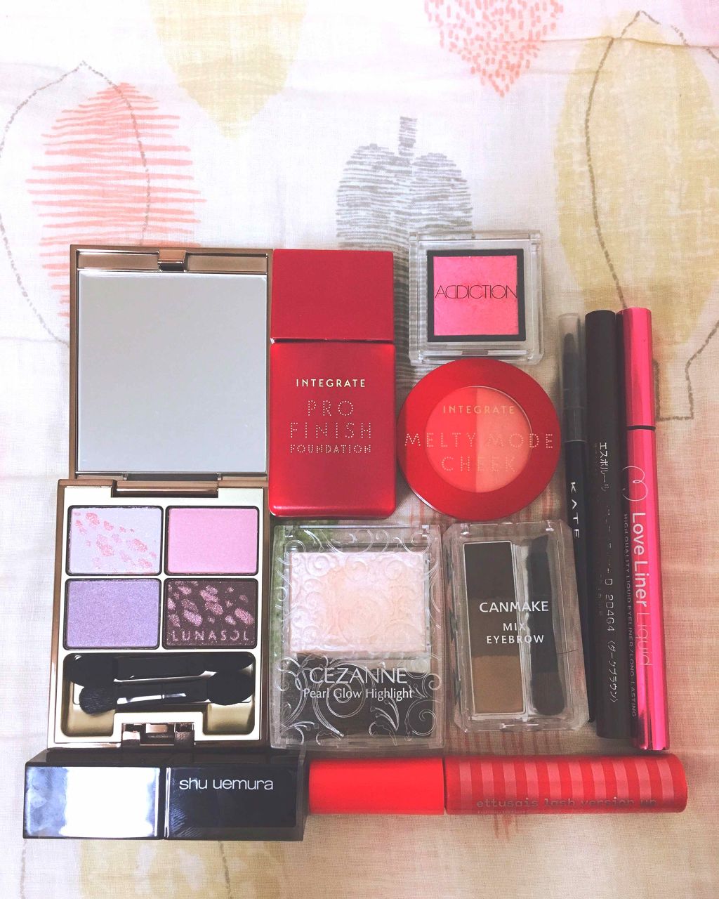 シャインフォールアイズ/LUNASOL/アイシャドウパレットを使ったクチコミ（1枚目）