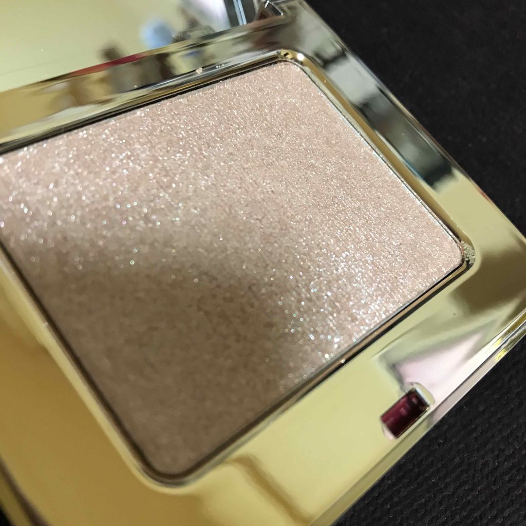 CLARINS イルミネイティングパウダーのクチコミ「🎅🏻クラランス/イルミネイティングパウダー

コンフォートリップオイルを買いに行ったついでに….....」（3枚目）