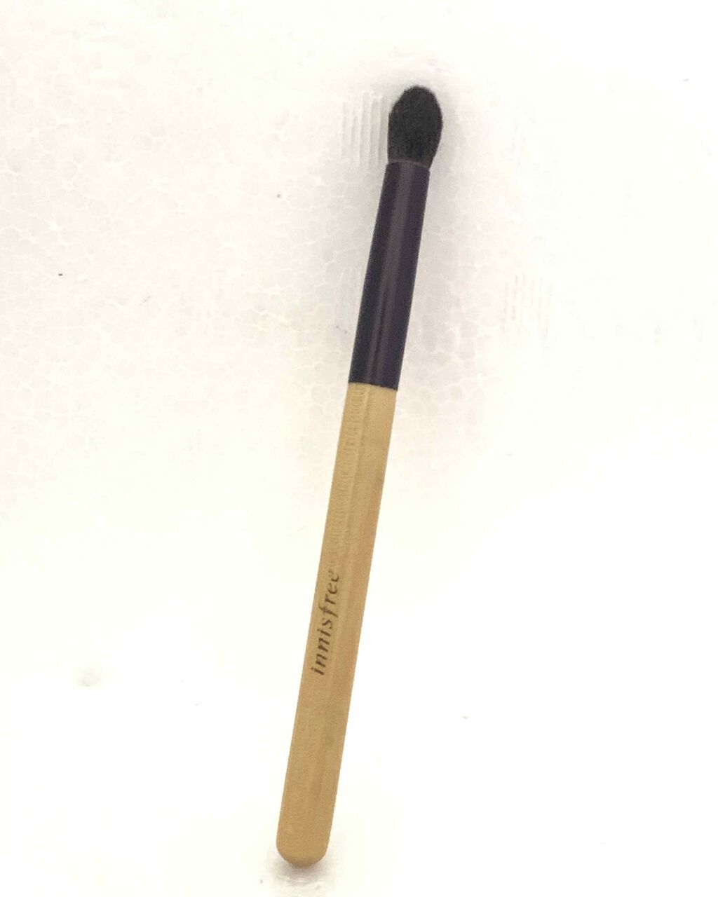 #inisfree アイシャドーブラシはこれ！柔らかさもちょうどいいしコスパも良かった！アイシャドウだけではなく、ノーズシャドウ入れるのにもちょうどいいサイズ！一本で何役にも！
