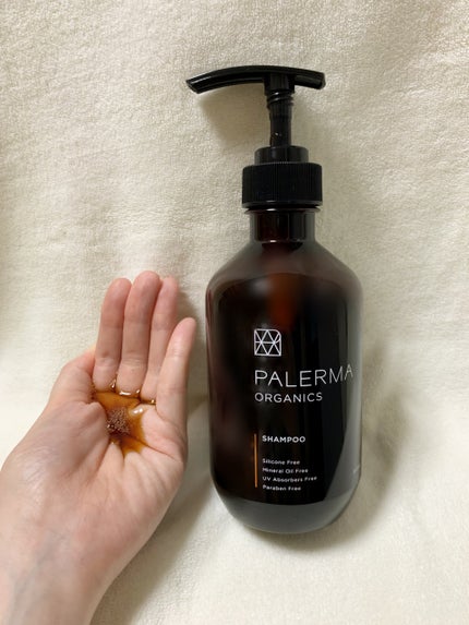 PALERMA パレルマ シャンプー/ヘアトリートメントのクチコミ「シャンプーのテクスチャーは結構ゆるめ!
泡立ちはかなりいいです◎
泡立ちのいい使い心地が好みで.....」(2枚目)