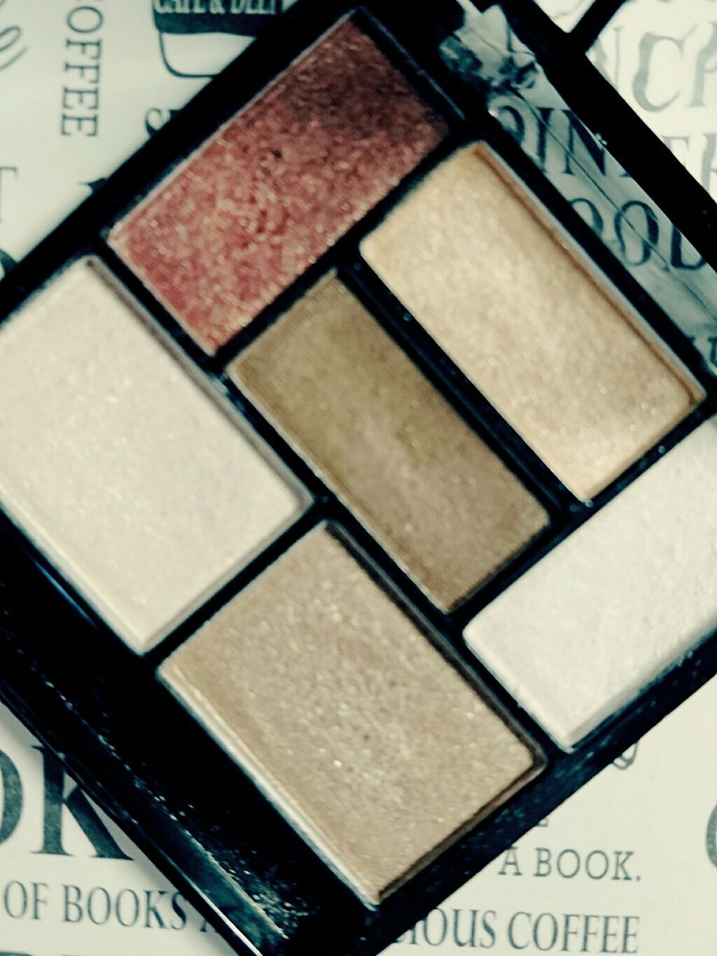 エルファー シャインカラーアイズ/DAISO/アイシャドウパレットを使ったクチコミ(3枚目)