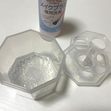 メイクブラシクリーナー/DAISO/その他化粧小物を使ったクチコミ（3枚目）