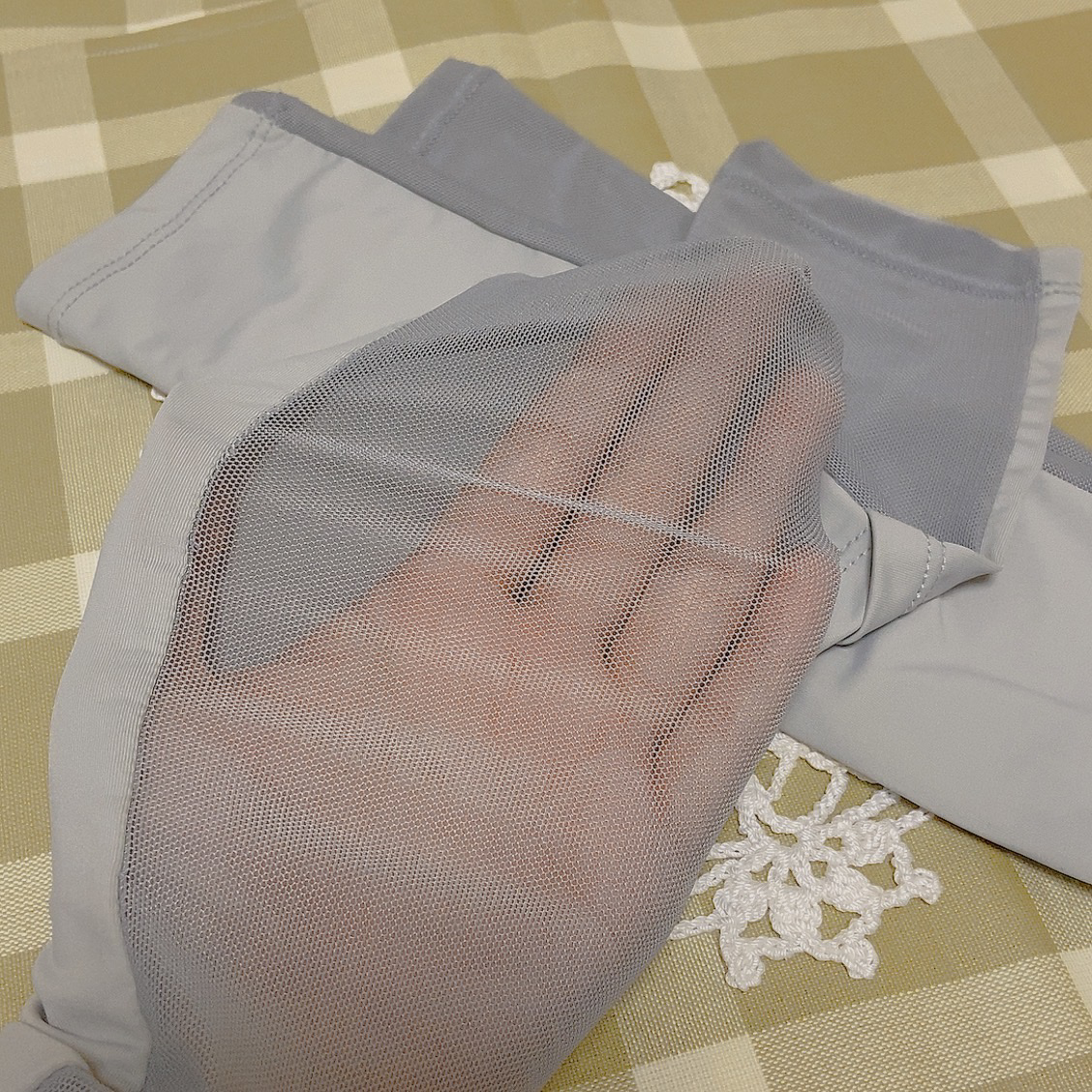 ふんわりシルクのUVアームカバー/セシール/その他を使ったクチコミ（2枚目）