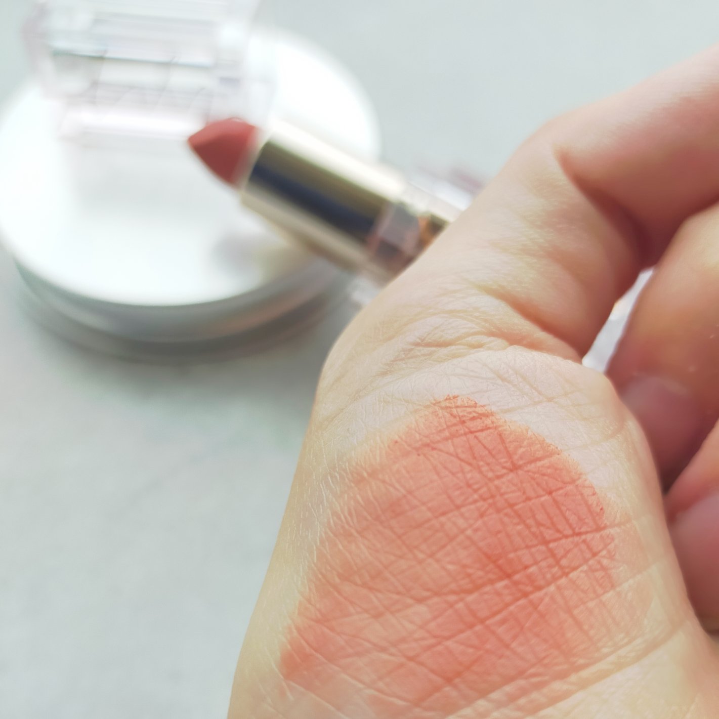 ヌーディーベルベットリップ/wakemake/口紅を使ったクチコミ（3枚目）