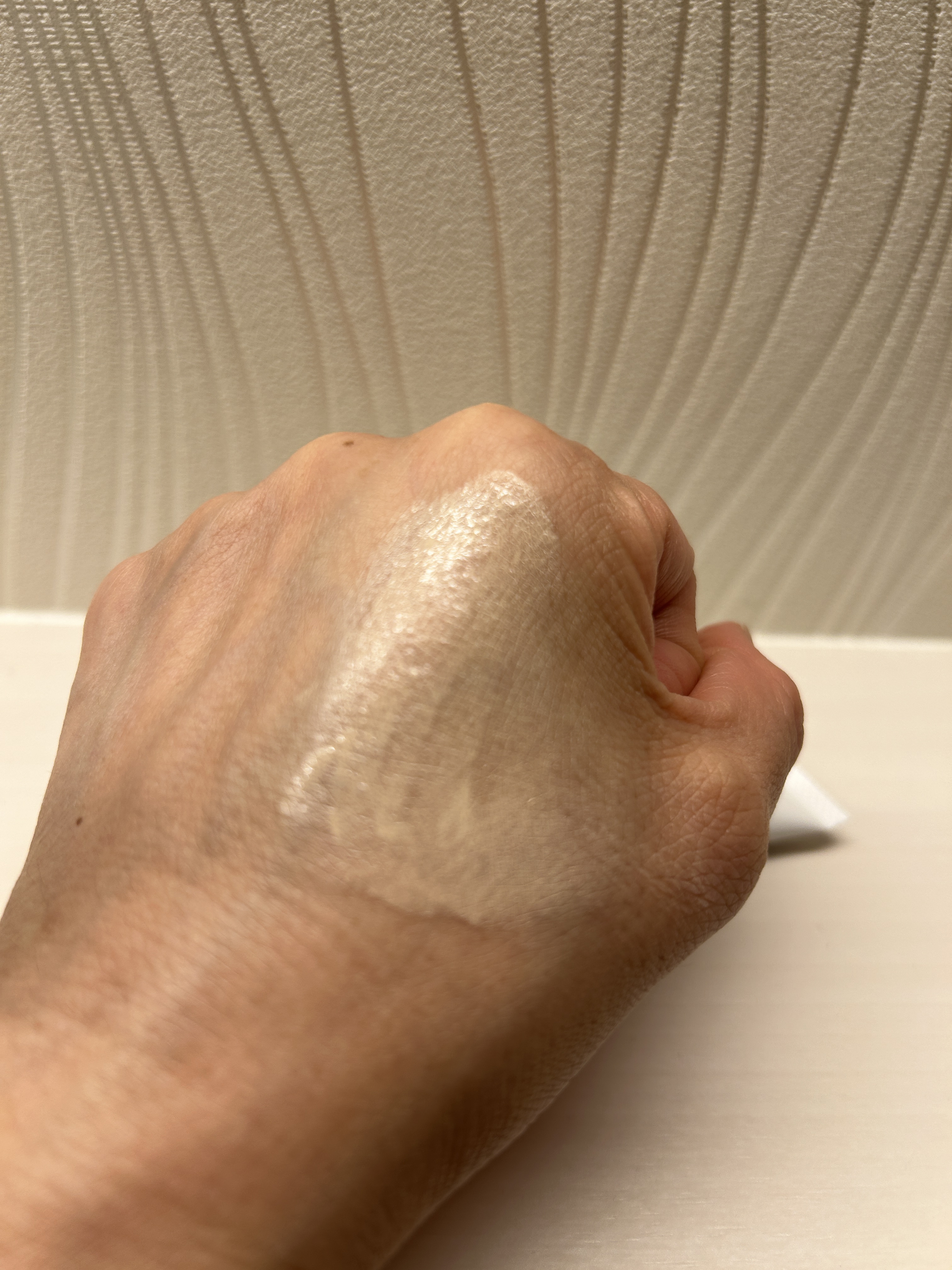 ミネラルシルクマットベース/ヴァントルテ/化粧下地を使ったクチコミ（3枚目）