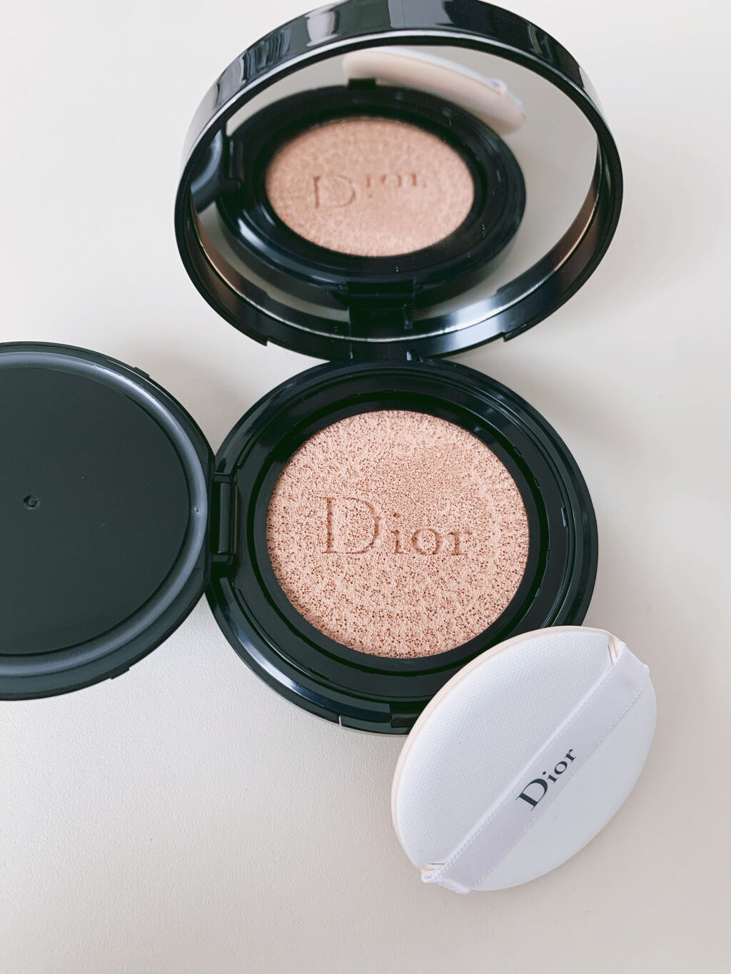 【旧】ディオールスキン フォーエヴァー クッション 1N ニュートラル　ディオールマニア  ゴールド エディション（限定品）/Dior/クッションファンデーションを使ったクチコミ（3枚目）