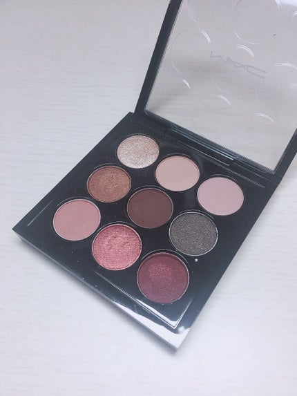 スモール アイシャドウ×9 バーガンディ タイムズ ナイン/M・A・C/アイシャドウパレットを使ったクチコミ(3枚目)