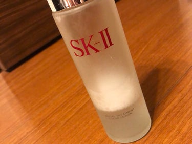 

SK-II
フェイシャル トリートメント クリア ローション

拭き取り用化粧水なので朝晩使えるので
とても重宝してます🤔💓💓

肌質にもよるんだろうけど
私ゆらぎ気味なので使う時期をまちがえると
