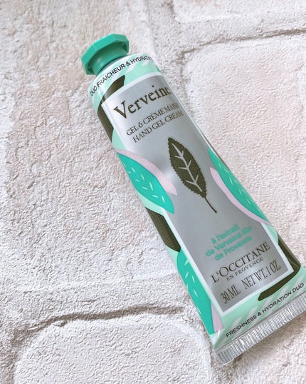 うつろい on LIPS 「ロクシタンの新発売数量限定ヴァーベナバイカラー ハンドクリーム..」(1枚目)