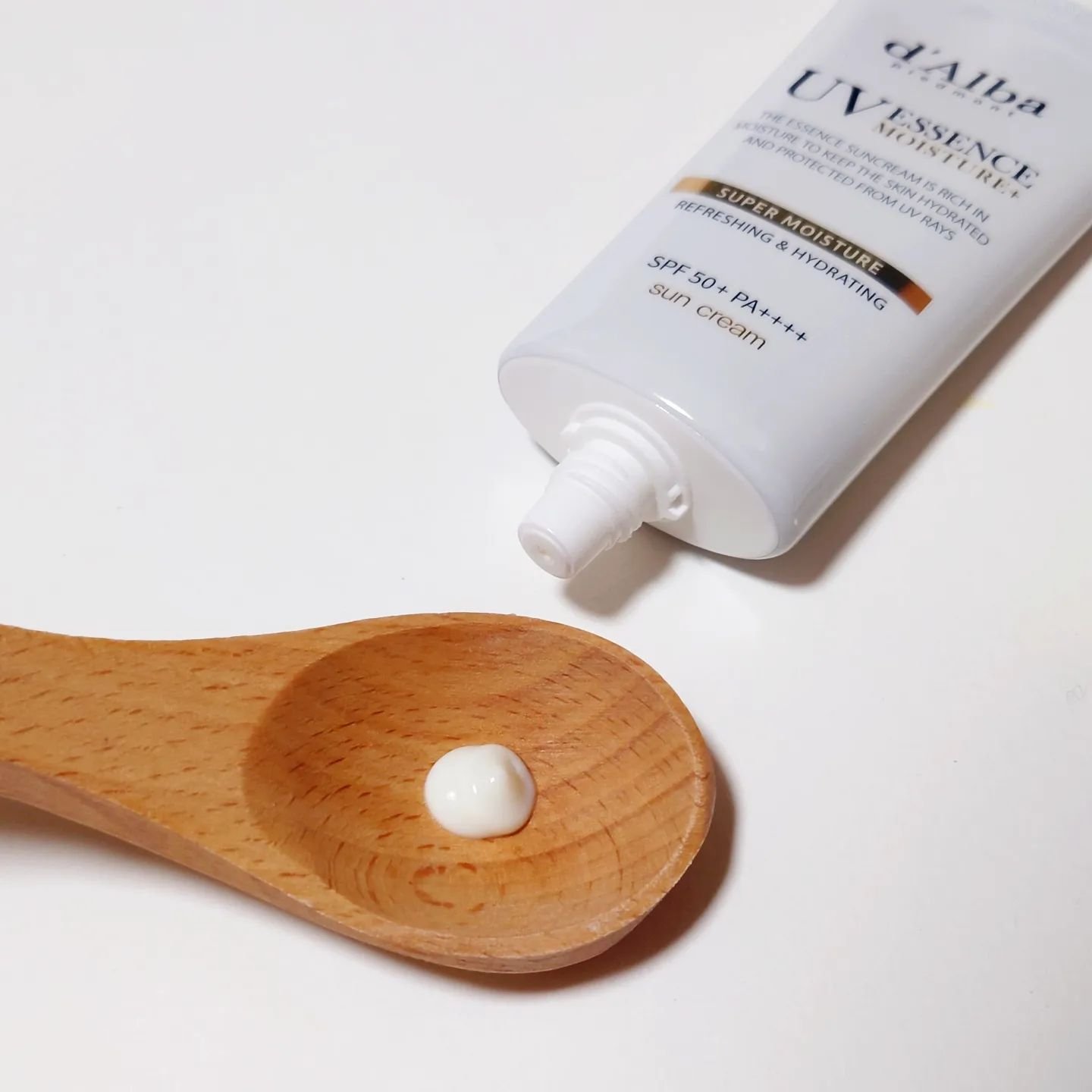 スーパーモイスチャーエッセンスサンクリーム/ダルバ/日焼け止めクリームを使ったクチコミ（2枚目）