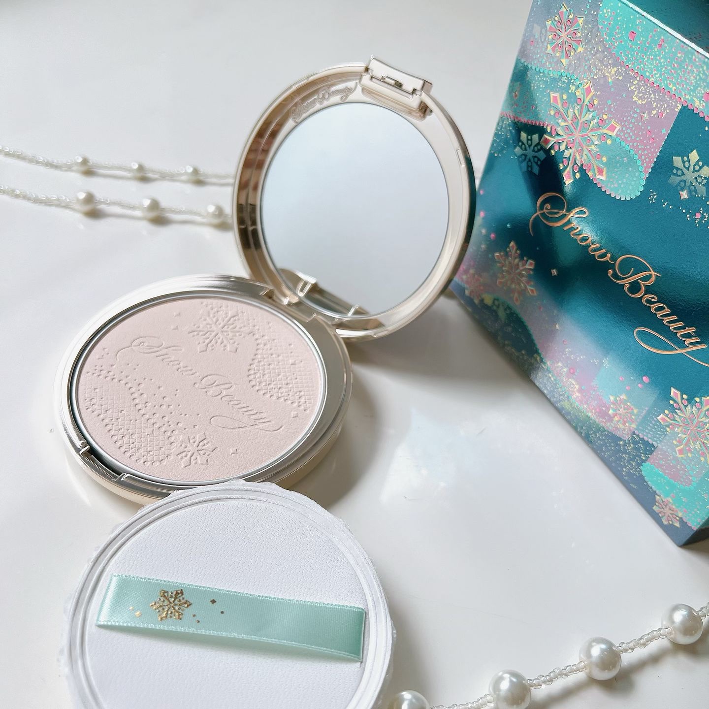 スノービューティー スノービューティー ブライトニング スキンケアパウダーA （医薬部外品）のクチコミ「⁑
雑誌でオートマチックコスメとして話題
ナイトパウダーとしても使える◎

*･゜ﾟ･*:.｡.....」（2枚目）