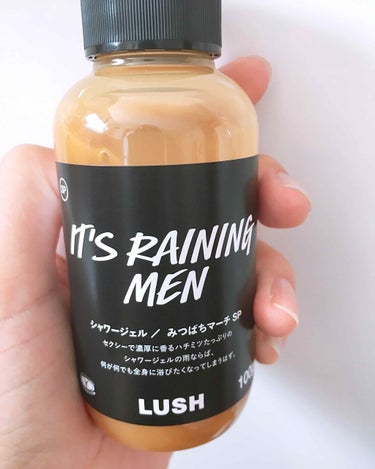 LUSH シャワージェル
『みつばちマーチ』

こちらはプレゼントで(LUSHからではないです)貰ったものです
気になっていたので嬉しかったです(照)

匂いは期待通りのとてつもなく甘い香り🍯💗
あの黄