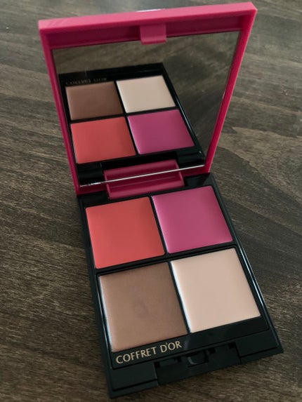 マルチデザイニングパレット/コフレドール/ジェル・クリームアイシャドウを使ったクチコミ(4枚目)