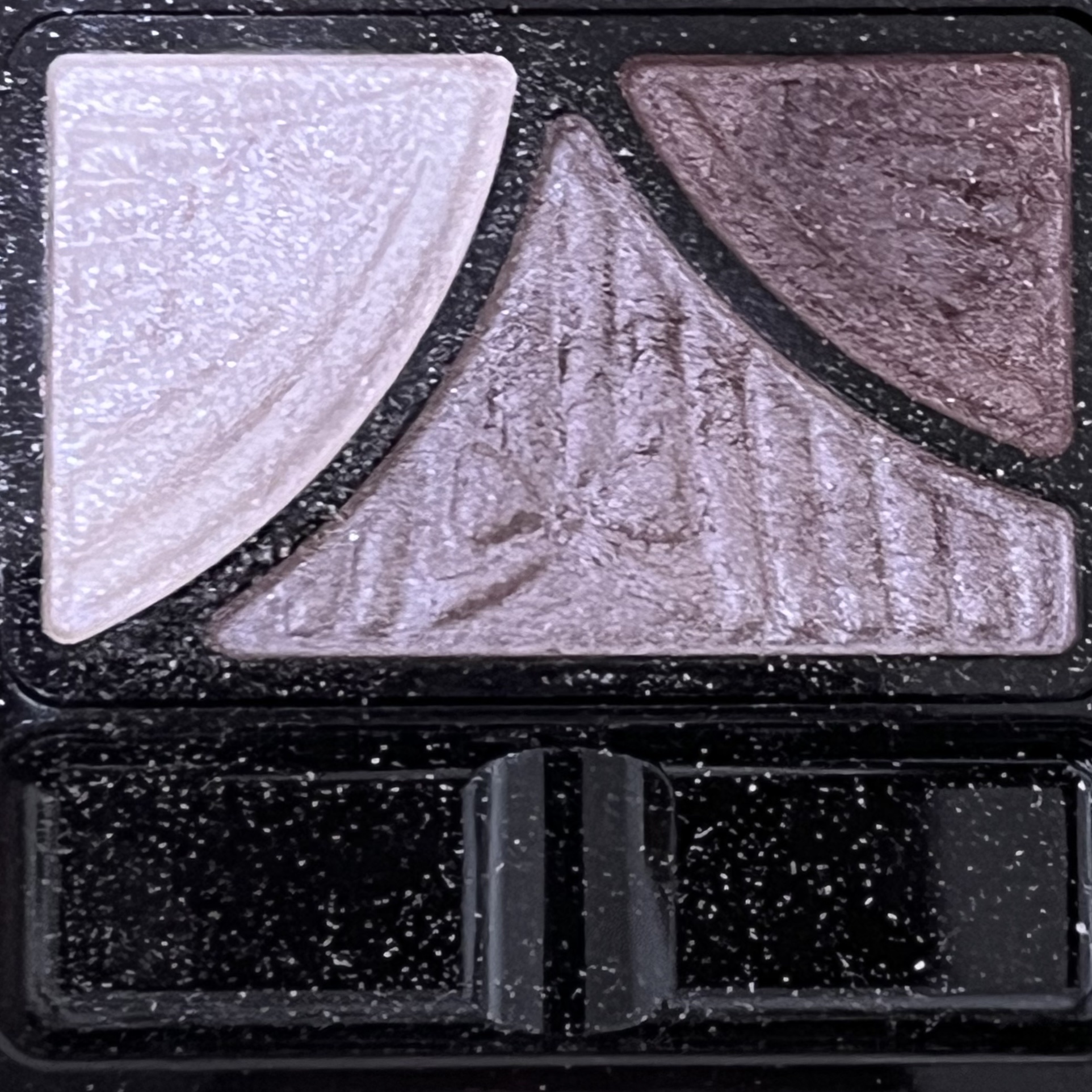 ジューシーピュアアイズ/キャンメイク/アイシャドウパレットを使ったクチコミ（2枚目）