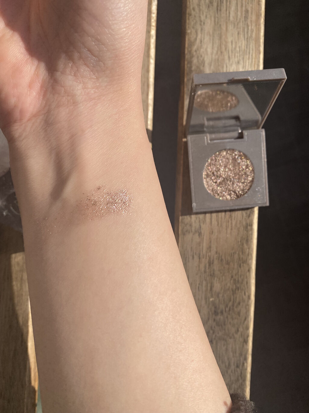  プレスグリッター/ColourPop/グリッターを使ったクチコミ（2枚目）