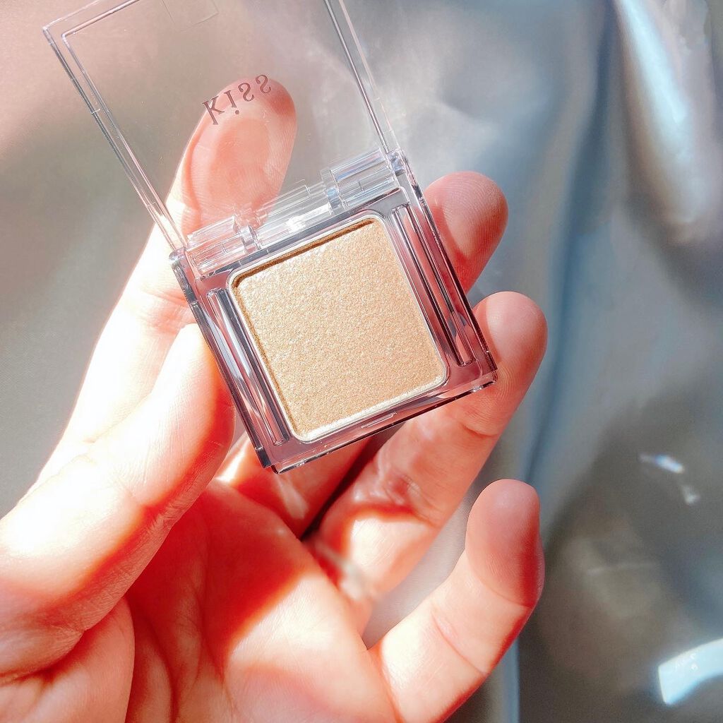 シアー グリッターアイズ/KiSS/単色アイシャドウを使ったクチコミ(3枚目)