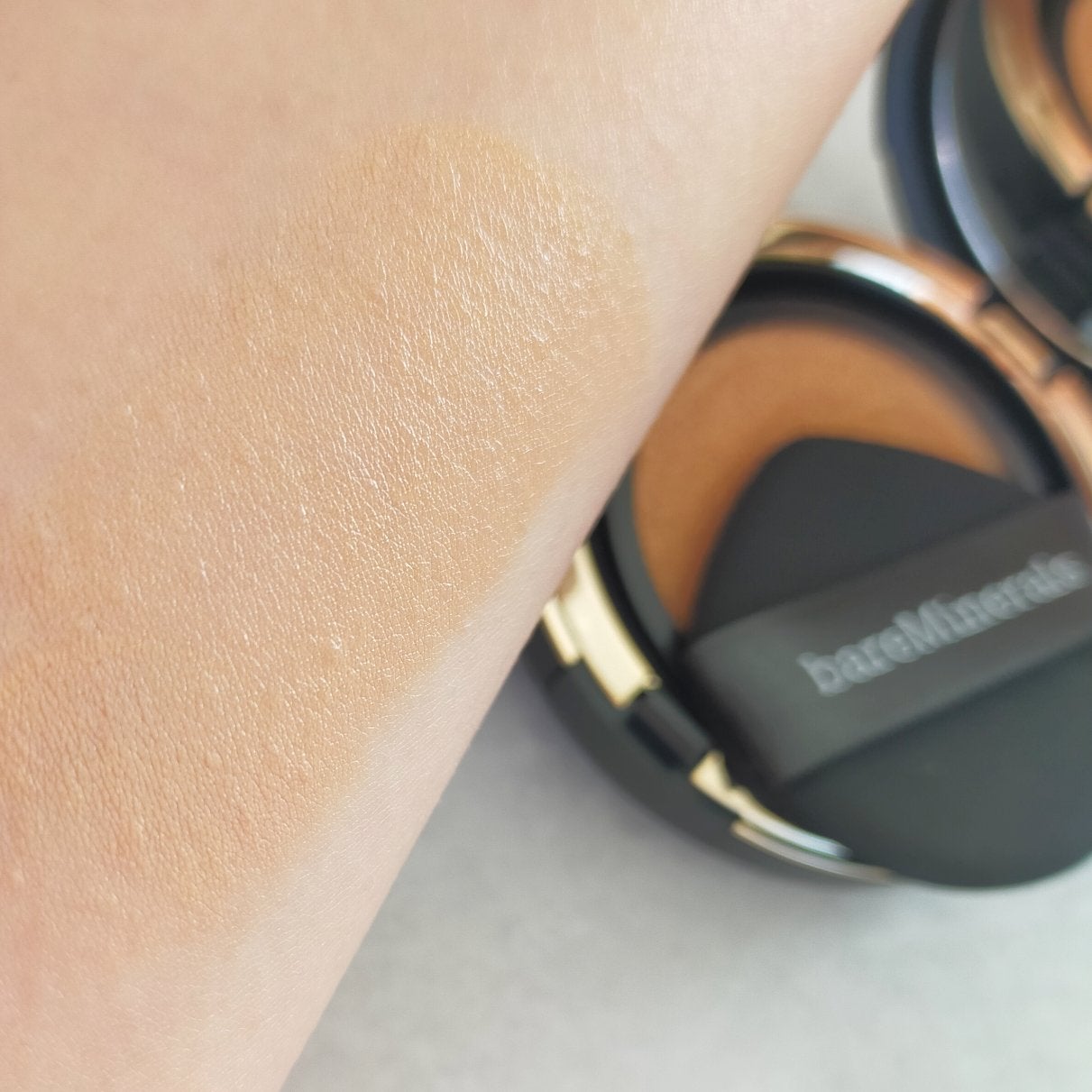 オリジナル ピュア セラム カバーアップ クッション/bareMinerals/クッションファンデーションを使ったクチコミ(5枚目)