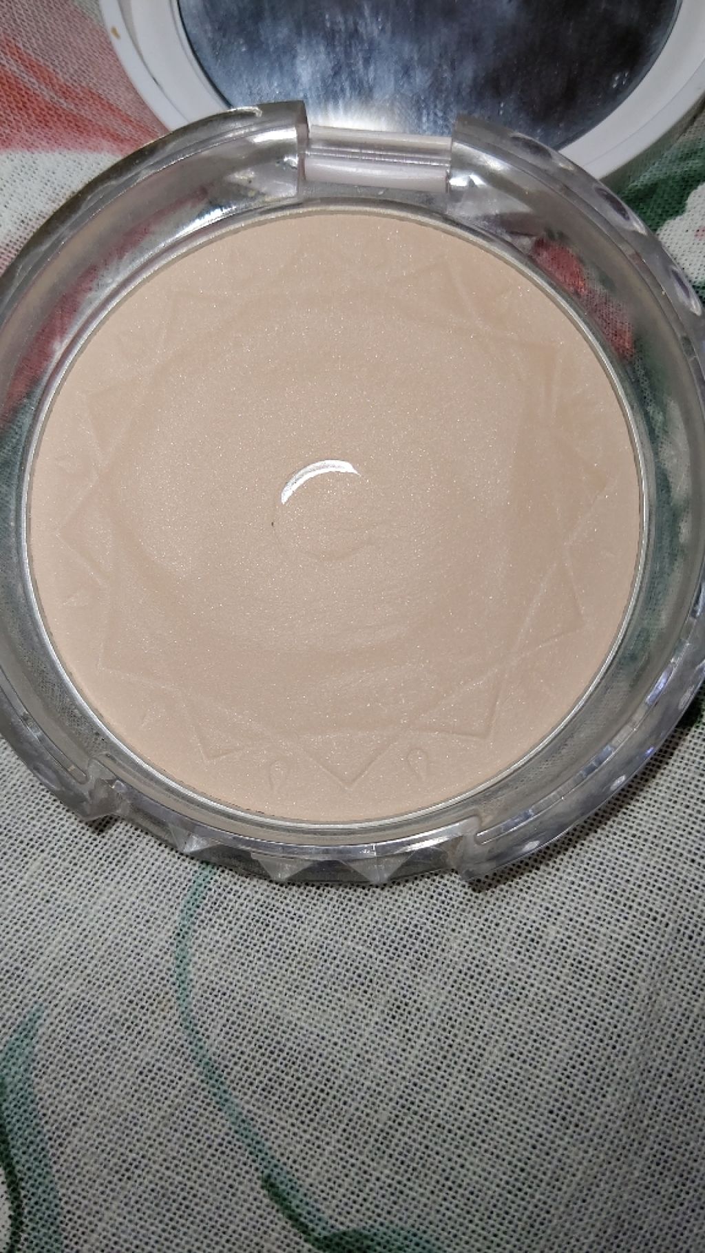 UVクリアフェイスパウダー/CEZANNE/プレストパウダーを使ったクチコミ（2枚目）