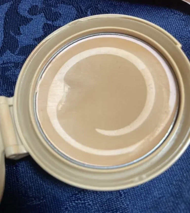 ジェリーカバーパクト 23号 Natural beige/SISTER ANN/クリーム・エマルジョンファンデーションを使ったクチコミ（2枚目）