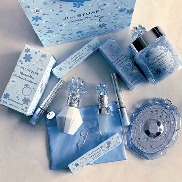 JILL STUART サムシングピュアブルー セント　バスソルトのクチコミ「JILL STUART
サムシングピュアブルーセント    

コンパクトミラー Ⅱ
バスソル.....」（3枚目）