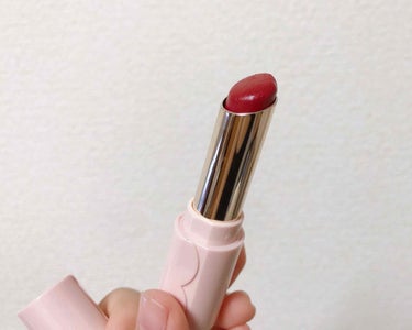 エチュードハウスディアマイエナメルリップトーク(名前長いw)RD307💄

これ、もう生産終了しちゃったんですね、、😭
パキッとした暗め？のレッドでこれ1本で大人な印象にしてくれる1本です☺️

ただか