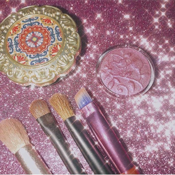 ラメアイシャドウで目元美人に!塗り方や選び方のコツをつかんで華やかな目元を演出しよう