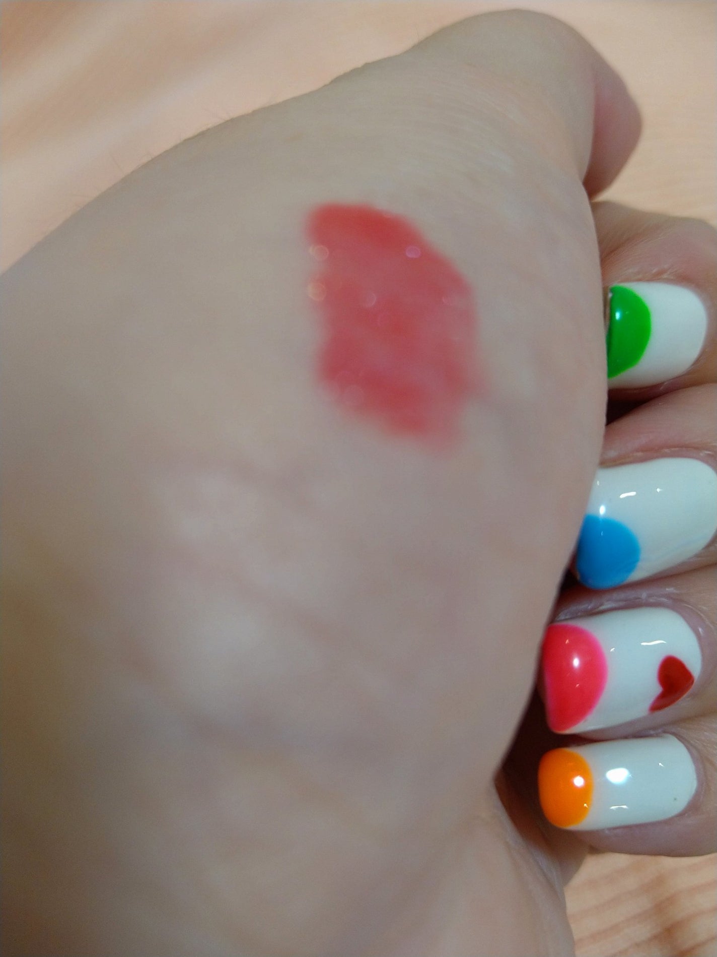 アール on LIPS 「ルクスリップRD101レッドラメヒアルロン酸Naうるおい成分こ..」(2枚目)