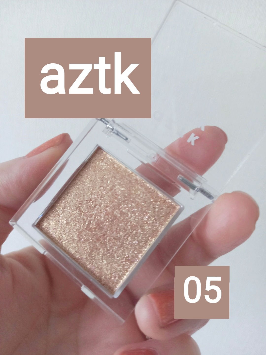 シングルアイシャドウ/aZTK/単色アイシャドウを使ったクチコミ(1枚目)