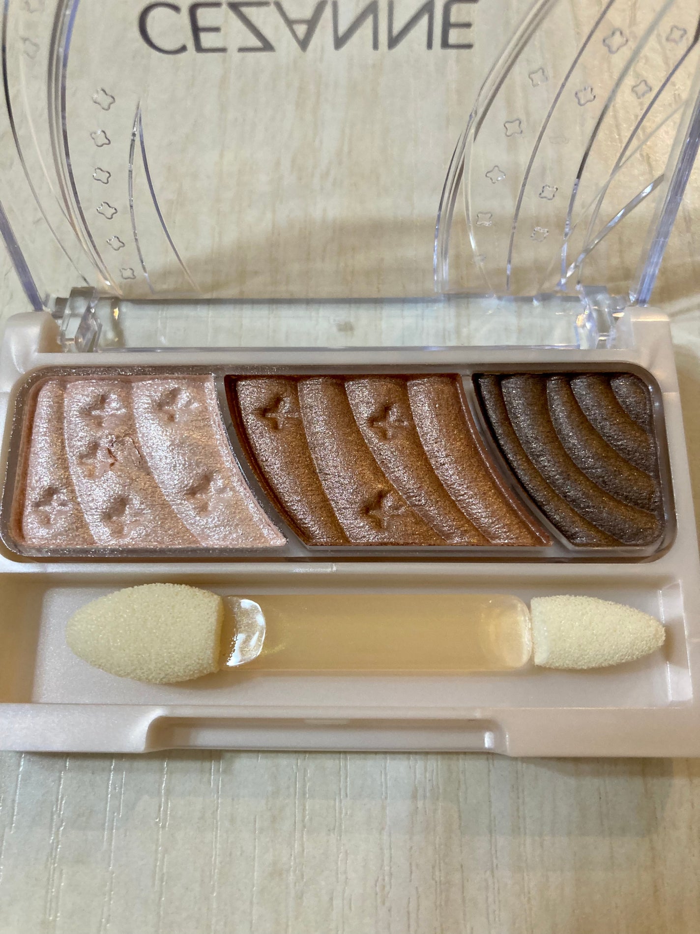 トーンアップアイシャドウ/CEZANNE/アイシャドウパレットを使ったクチコミ(2枚目)