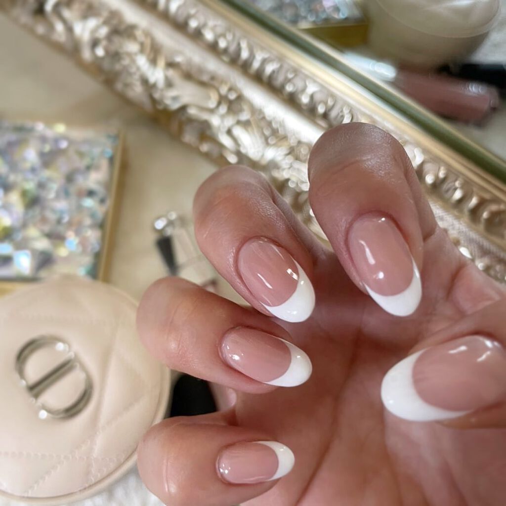 cst on LIPS 「ネイルは女子の味方❤️✼••┈┈••✼••┈┈••✼••┈┈•..」(1枚目)