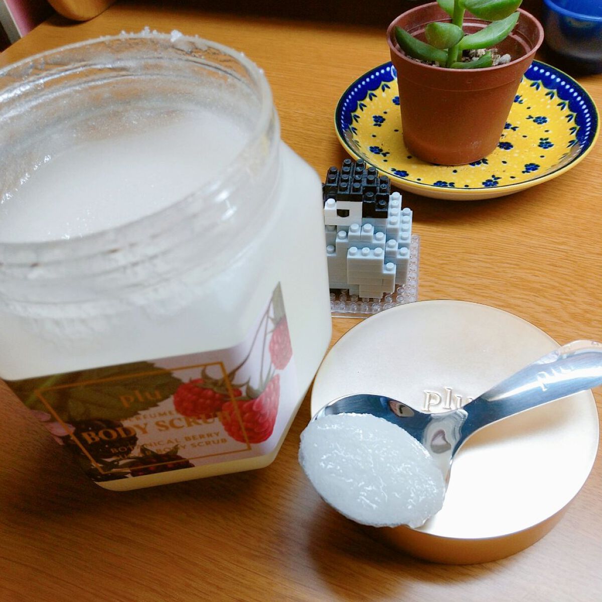 パヒュームドボディスクラブ ボタニカルベリー/plu/ボディスクラブを使ったクチコミ（2枚目）