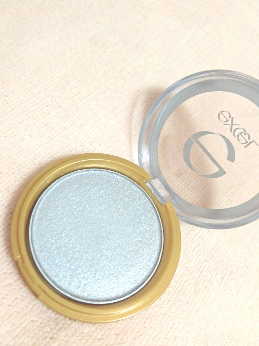 シャイニーシャドウ N/excel/単色アイシャドウを使ったクチコミ（1枚目）