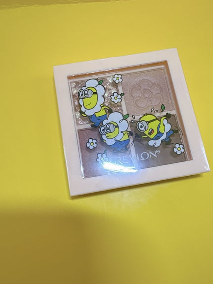 レブロン ダズル アイシャドウ クアッド 104 ロージー ブラウン<ミニオンズ限定パッケージ>/REVLON/アイシャドウパレットの画像