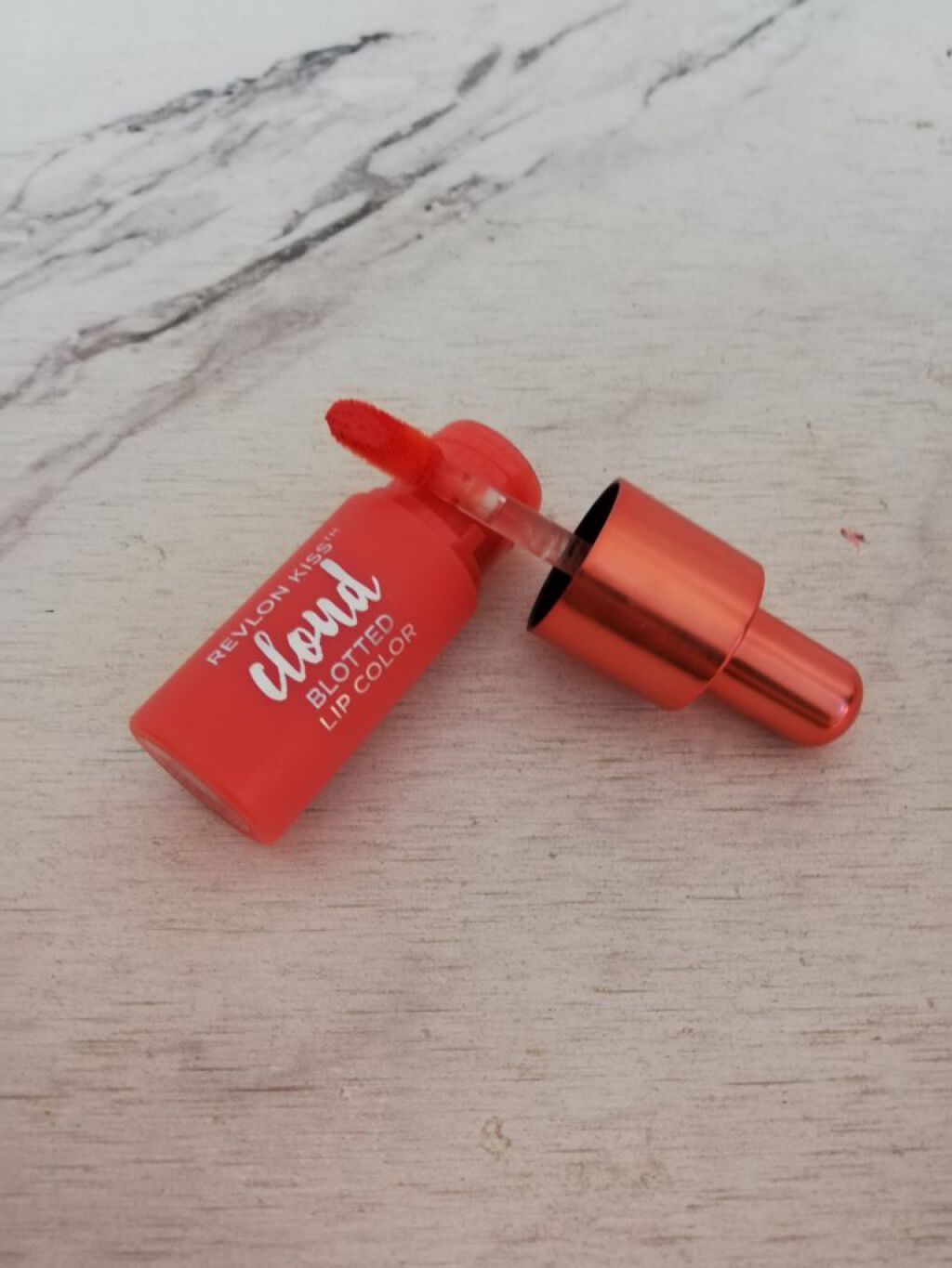 キス クラウド ブロッテッド リップ カラー/REVLON/口紅を使ったクチコミ(1枚目)