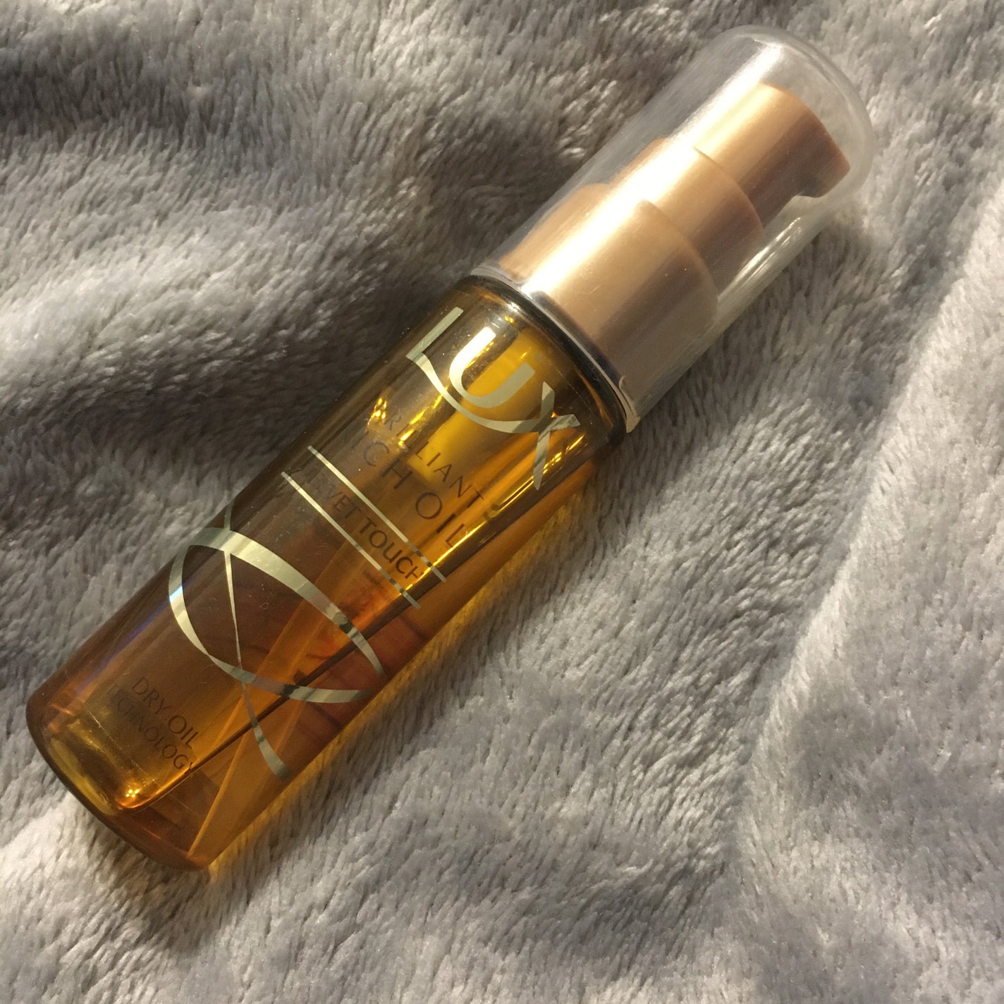 ブリリアント リッチ オイル ベルベットタッチ/LUX/ヘアオイルを使ったクチコミ(1枚目)