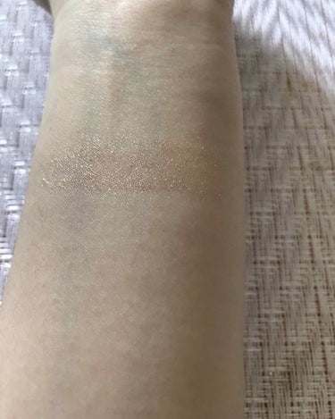  ラスター ダスト ルース ハイライター/ColourPop/ハイライトを使ったクチコミ（2枚目）