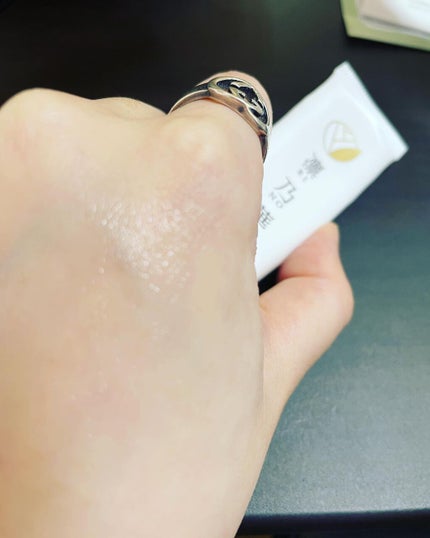 HARU on LIPS 「愛用中の凛乃華❤️アイクリームだけど、全顔にスキンケア最後に塗..」(4枚目)