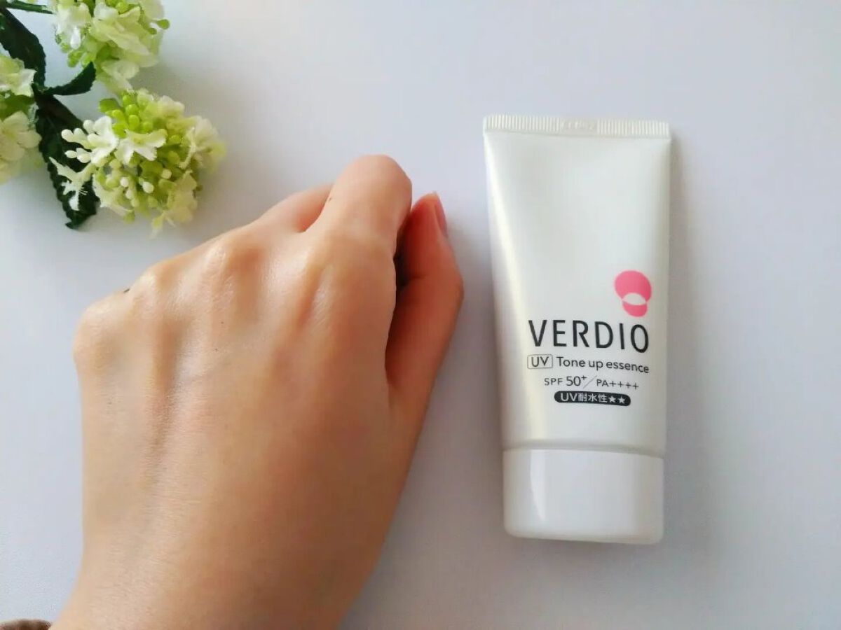 ベルディオ UVトーンアップエッセンス N/メンターム/日焼け止めローションを使ったクチコミ（3枚目）