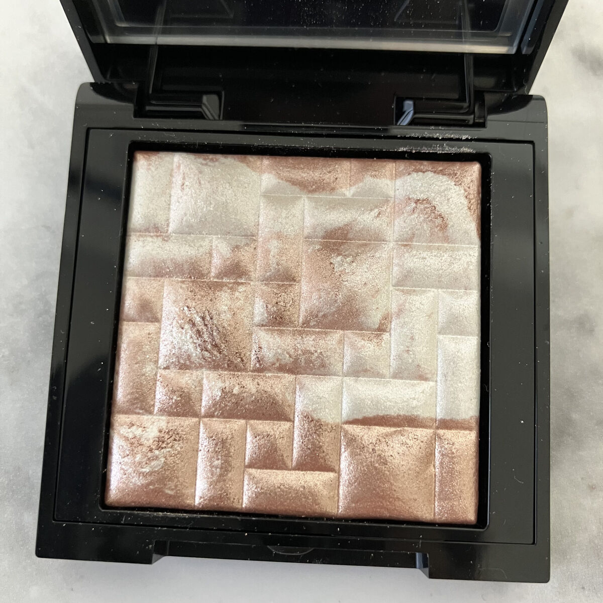 ハイライティング パウダー 35 クォーツグロウ / BOBBI BROWN(ボビイ ...